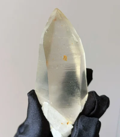 天然喜馬水晶共生黑髮原石 82g 手術刀型正面