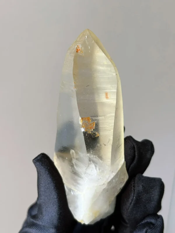 天然喜馬水晶共生黑髮原石 82g 整體造型