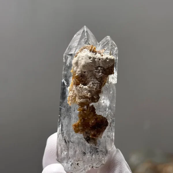 天然金口河水晶原石正面晶體紋理