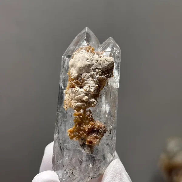天然金口河水晶原石側面天然晶面