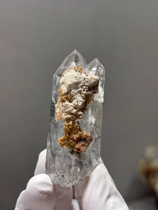 天然金口河水晶原石側面天然晶面