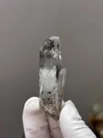 天然金口河水晶原石 背面原始風化痕跡