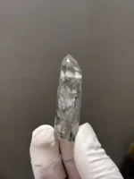 金口河水晶原石正面照晶體冰透