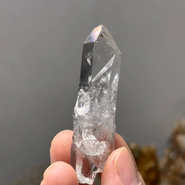 天然金口河水晶原石 白色透明晶體正面