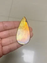天然金橘光拉長石水滴 整體造型