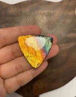 天然拉長石大三角吊墜 側面光澤細節