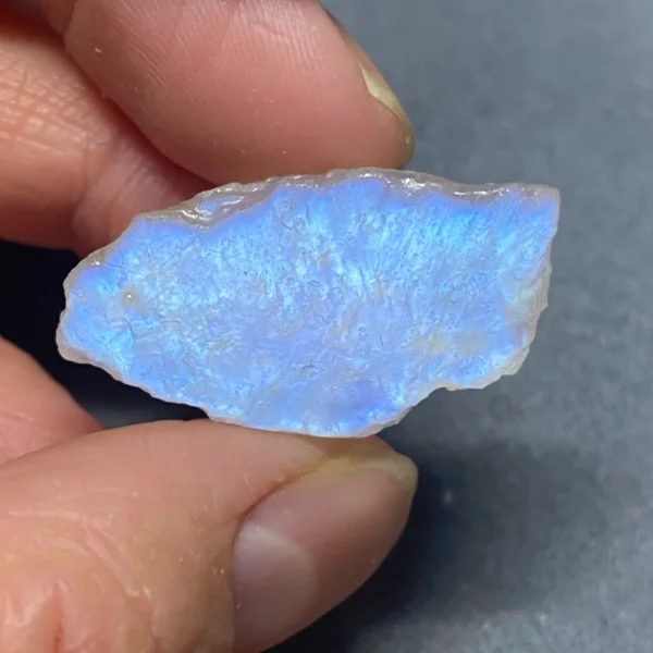 天然月光石原石側面藍色光暈