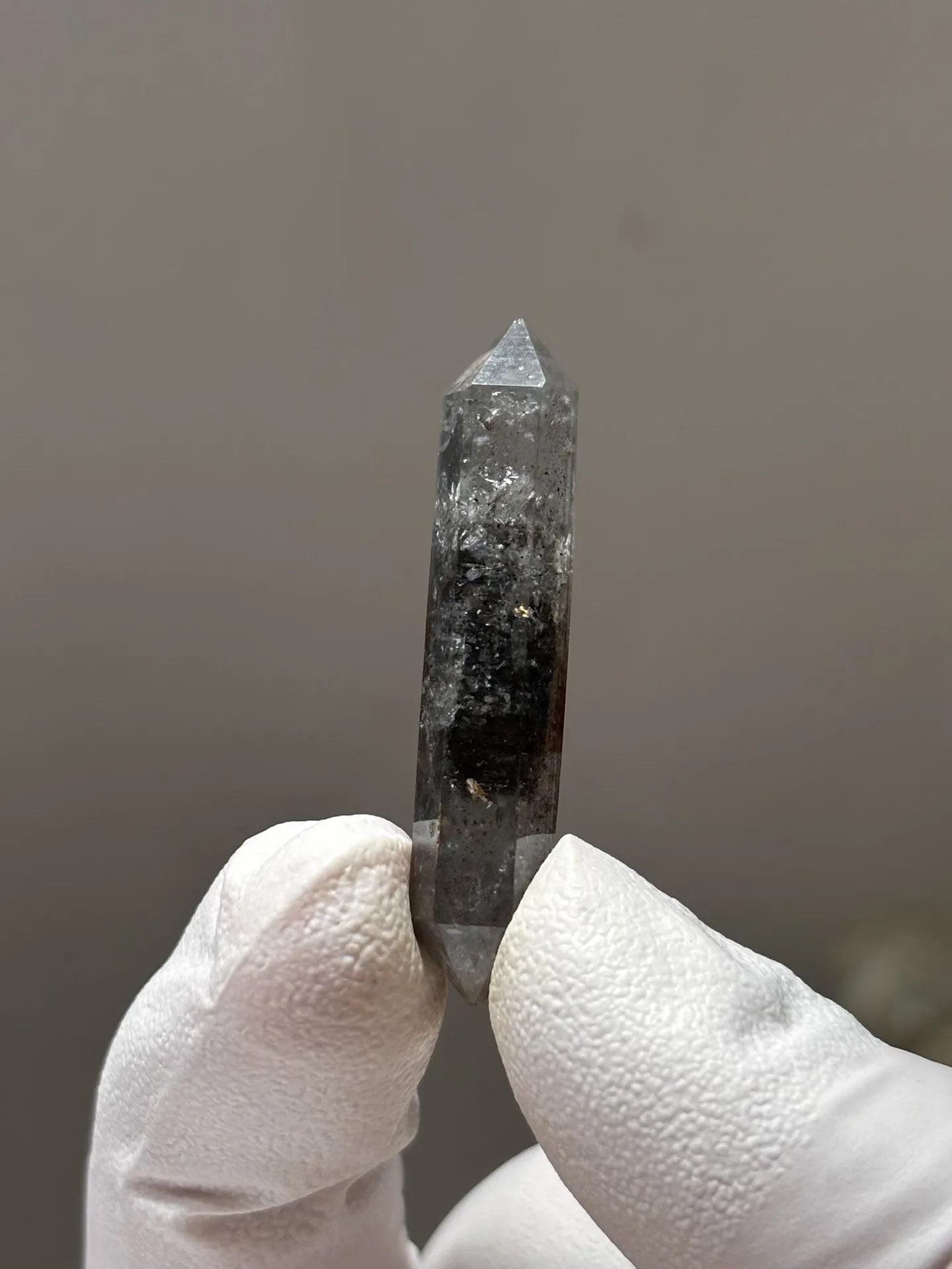 sugar-inclusion-quartz-specimen-01 天然糖心閃靈原石正面糖心包裹體紋理特寫